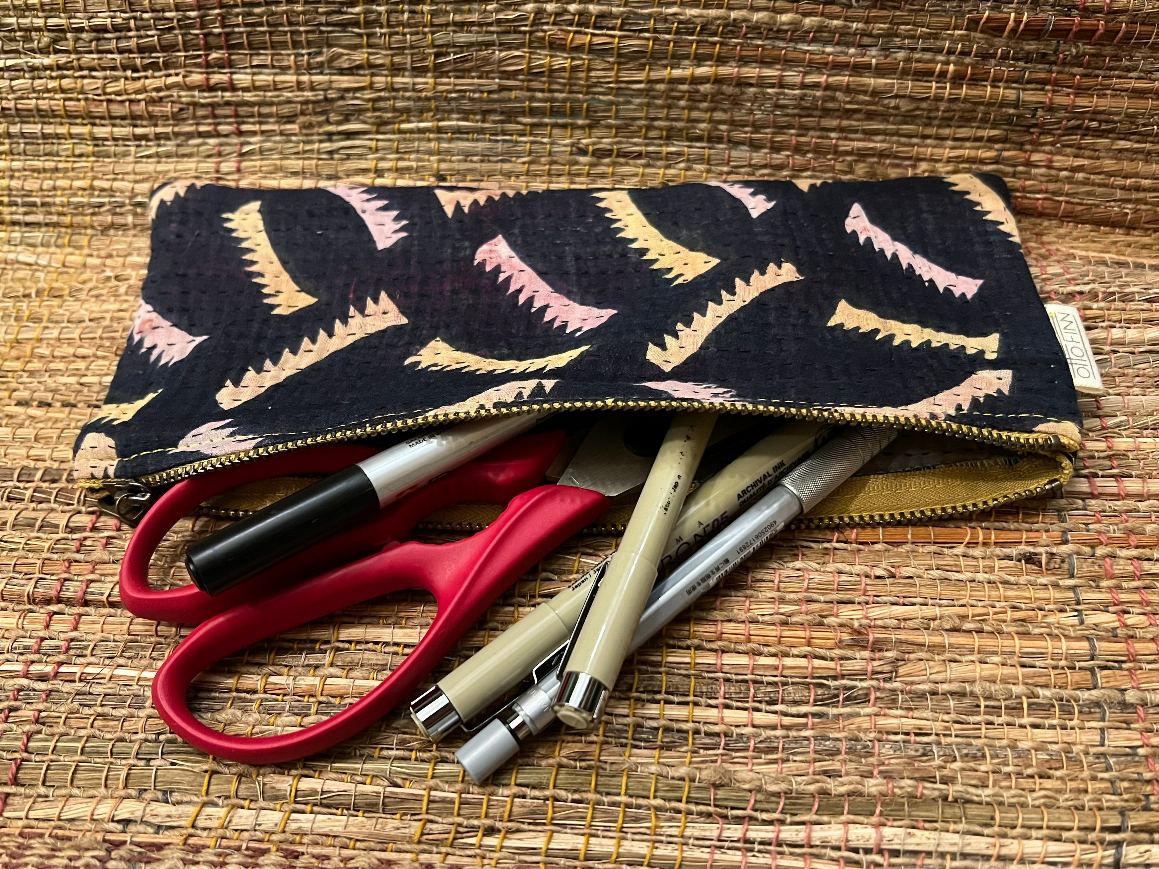 Otto Finn Flat Zip Pouch