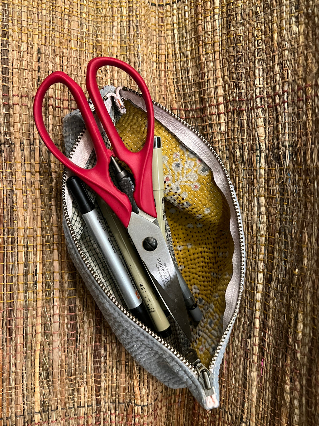 Otto Finn Flat Zip Pouch