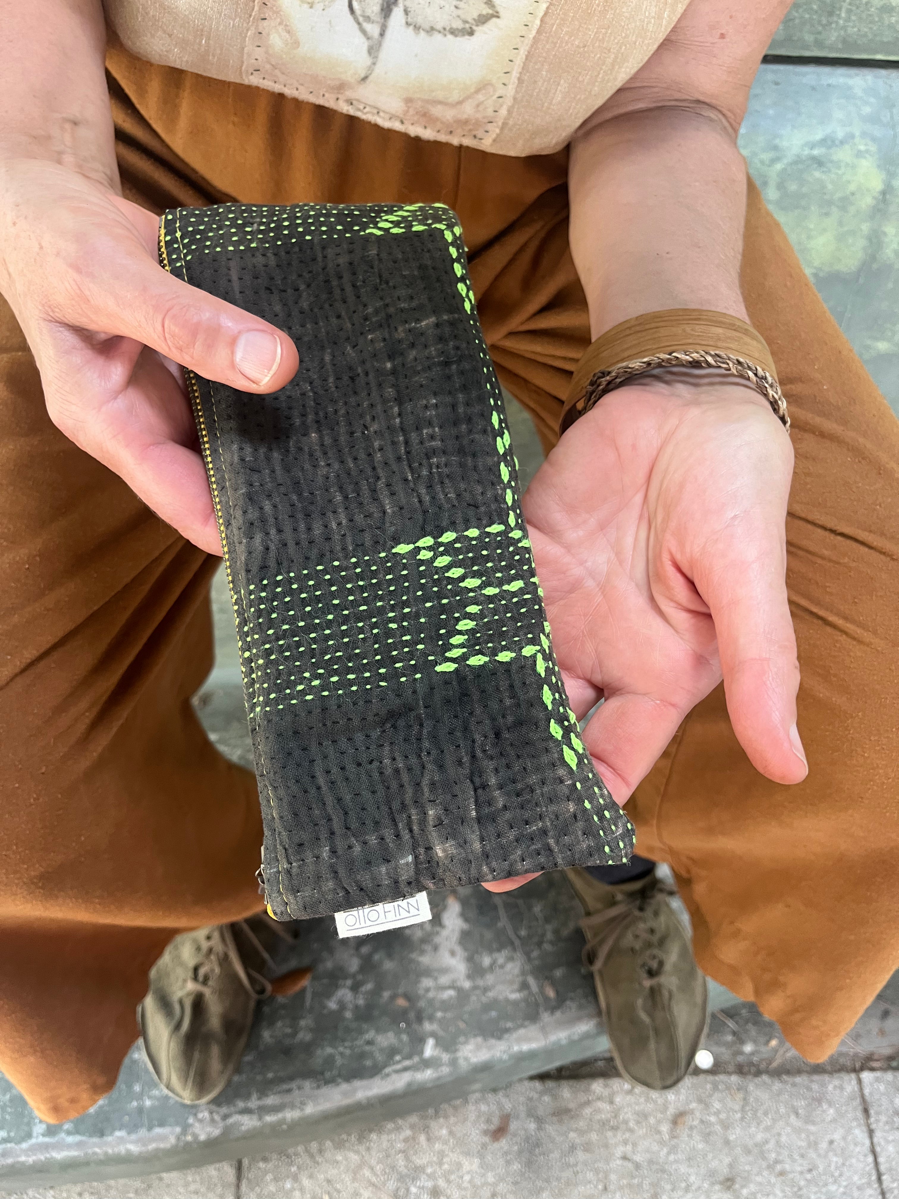 Otto Finn Flat Zip Pouch